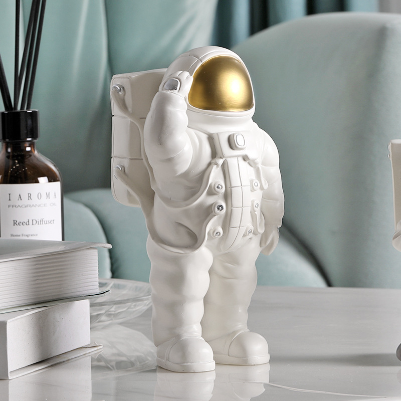Europe Space Man Figure Astron - Phone Accessories Europe recensione e prezzo